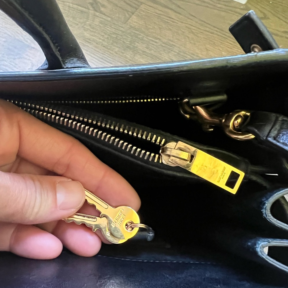 Saint Laurent - Classic Sac De Jour Small In Smooth Leather Black - Picture 7 of 11